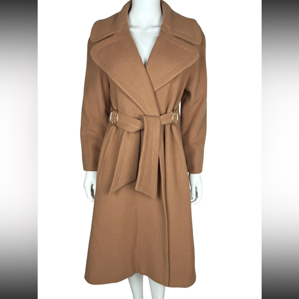 Beautiful 100% wool vintage camel colored coat!